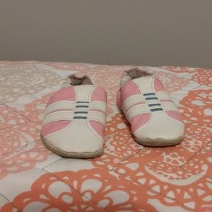 Robeez baby shoe 0-6